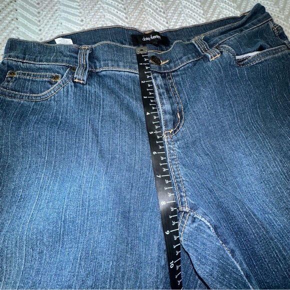 Women's Daisy Fuentes Denim Jeans with Cute Pocket Stitching - Size 10 - Picture 8 of 8